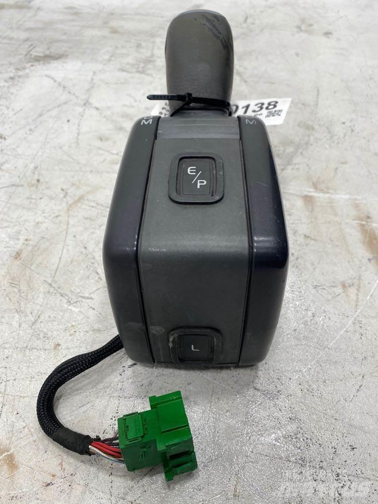 Volvo VNL Electronics