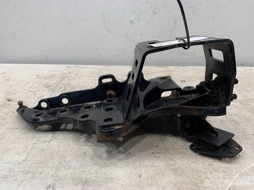 Volvo VNL Other components