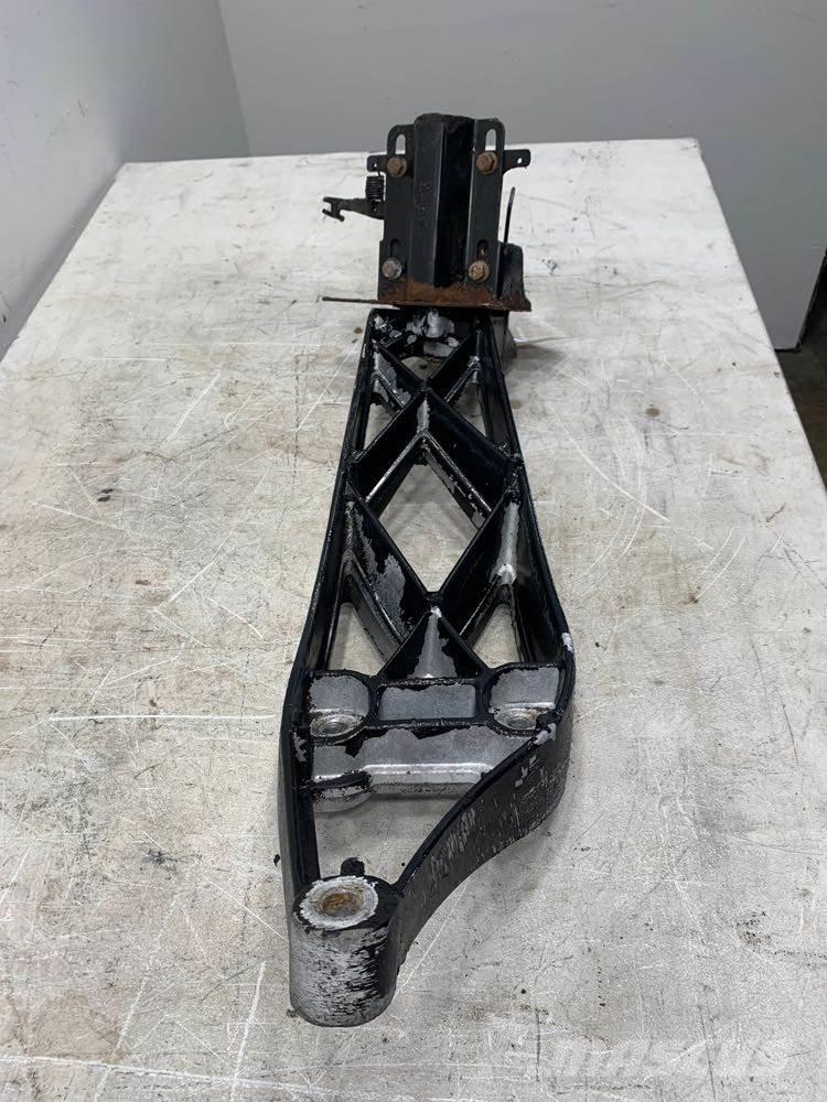 Volvo VNL Other components