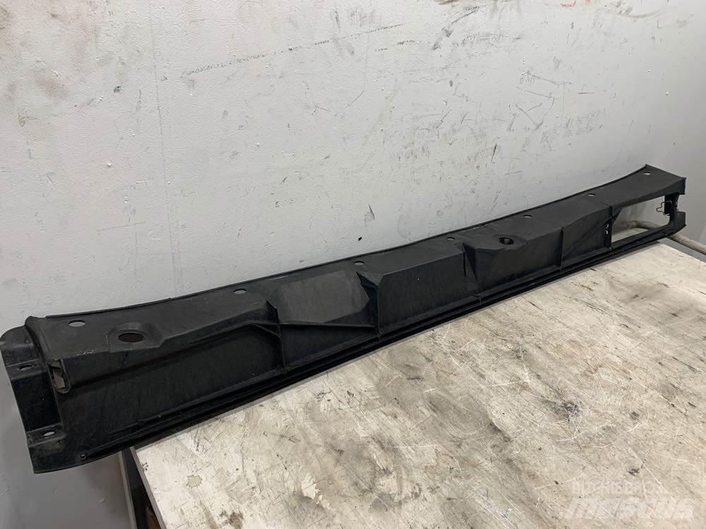 Volvo VNL Other components