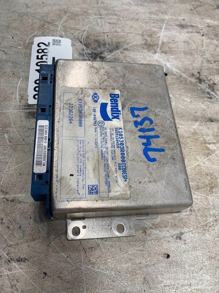 Volvo VNL Electronics