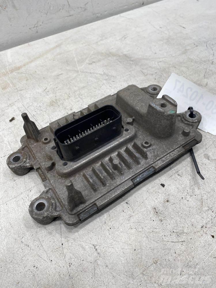 Volvo VNL Other components