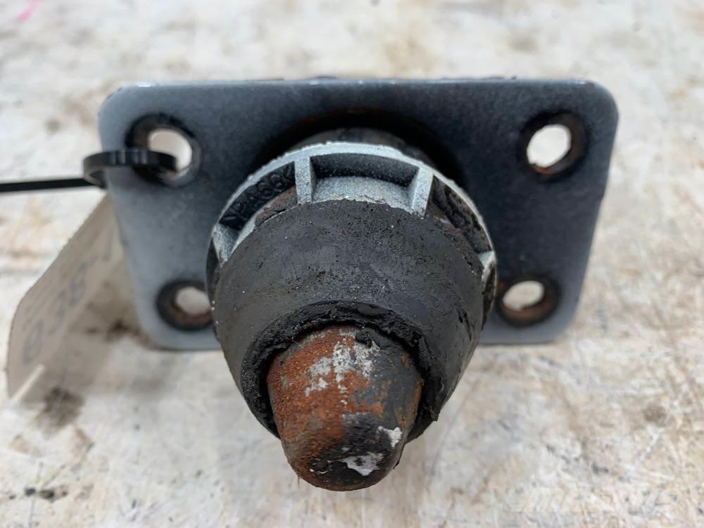 Volvo VNL Other components