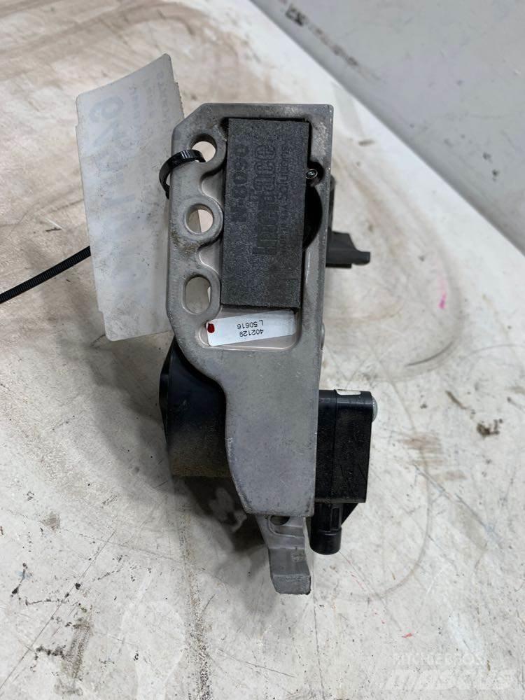 Volvo VNL Other components