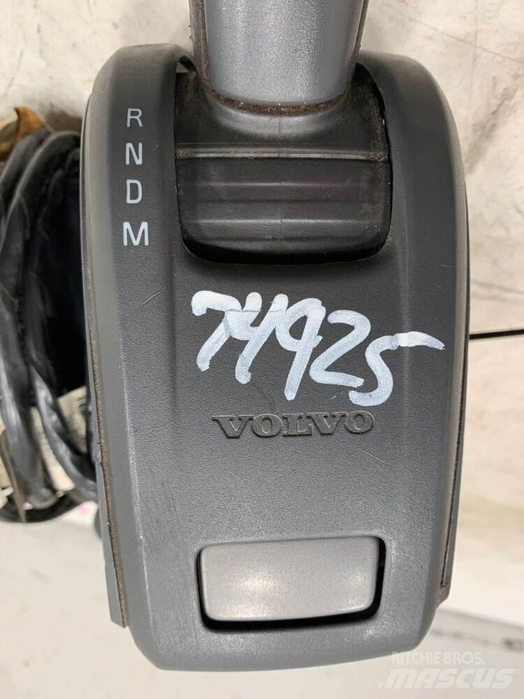 Volvo VNL Electronics