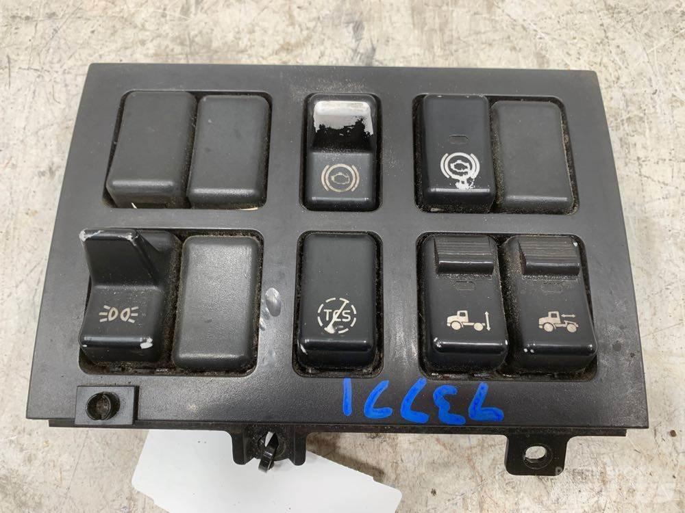 Volvo VNL Electronics