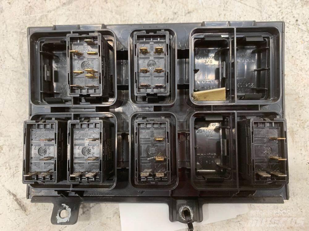 Volvo VNL Electronics