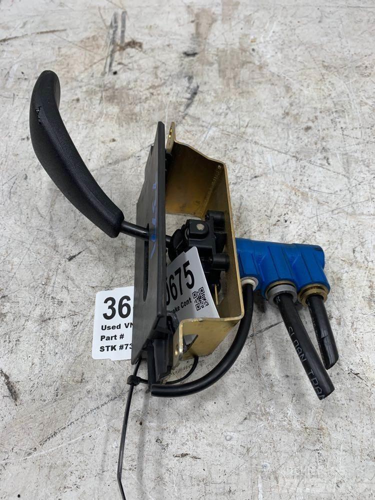 Volvo VNL Other components