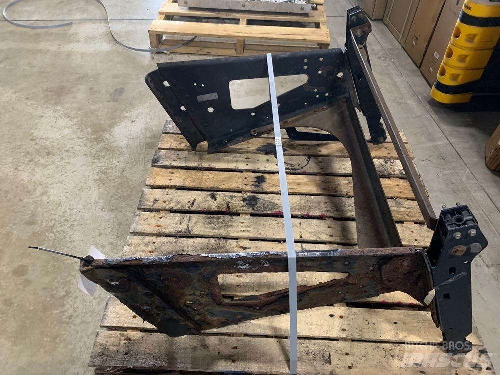 Volvo VNL Other components