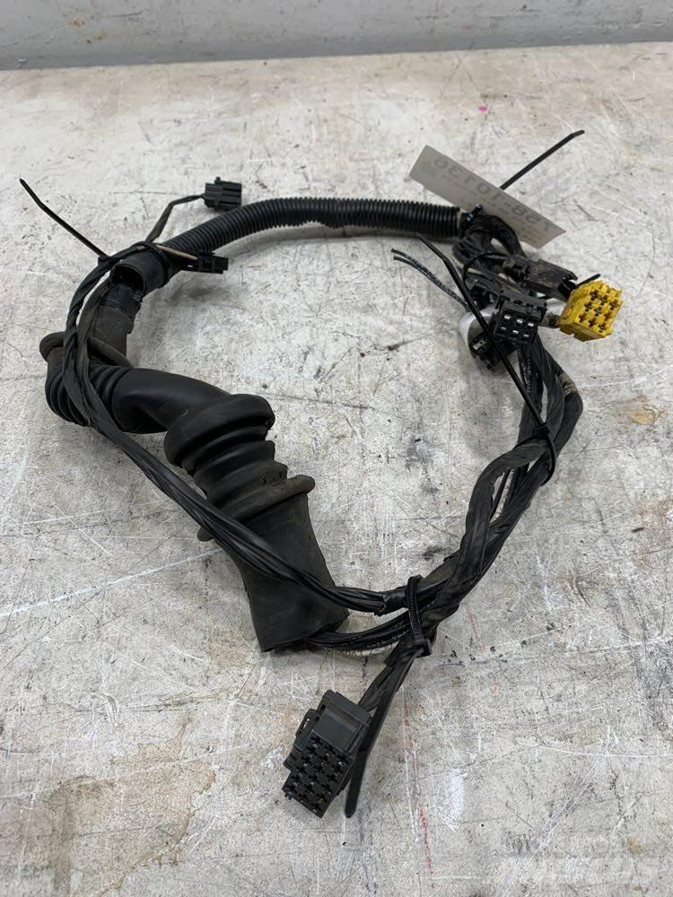 Volvo VNL Other components