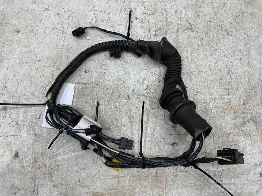 Volvo VNL Other components
