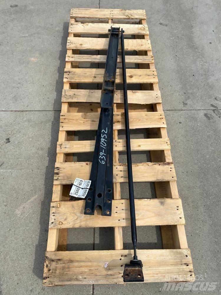 Volvo VNL Other components