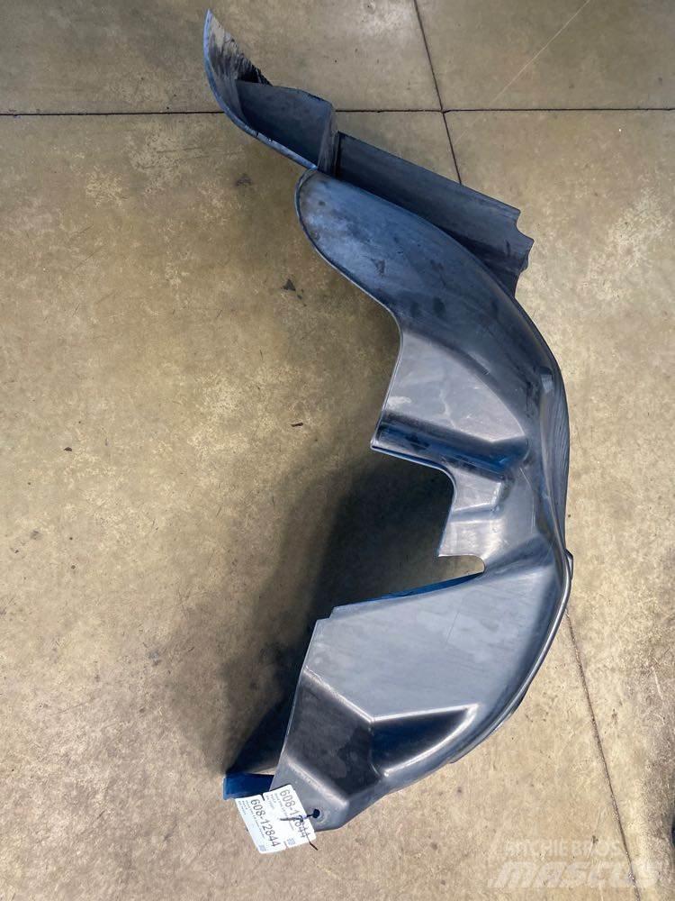 Volvo VNL Other components