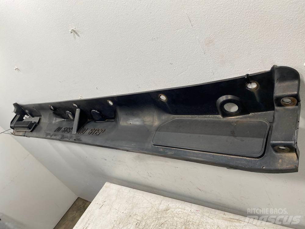 Volvo VNL Other components