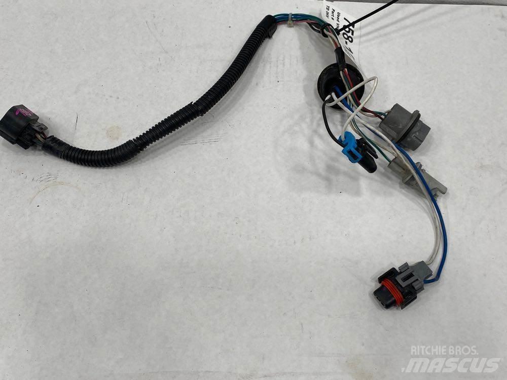 Volvo VNL Other components