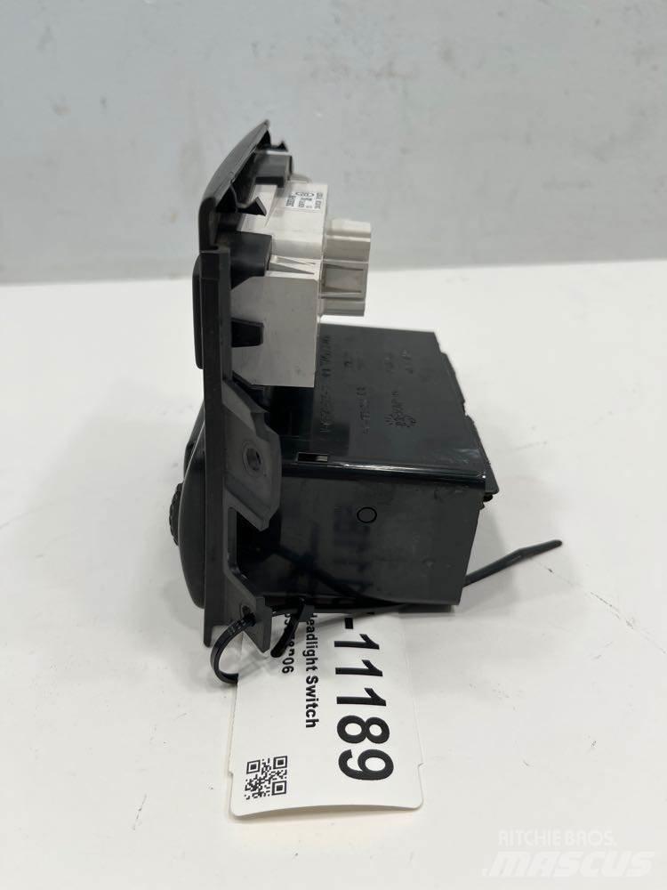 Volvo VNM Electronics