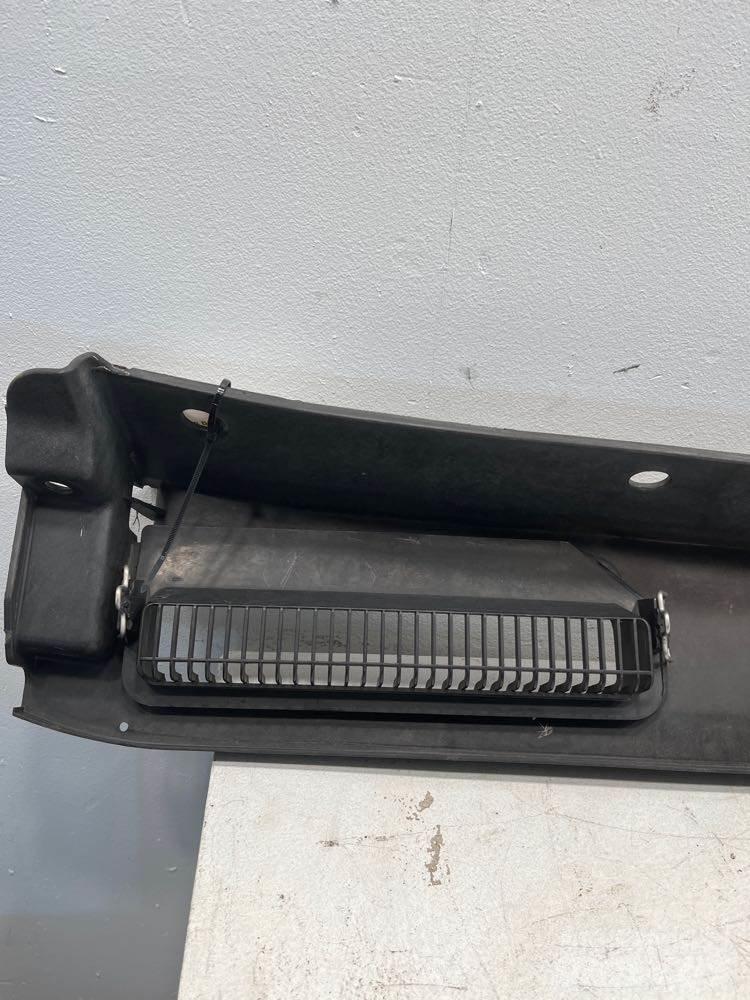 Volvo VNM Other components