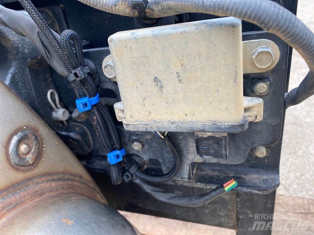 Volvo VNM Other components
