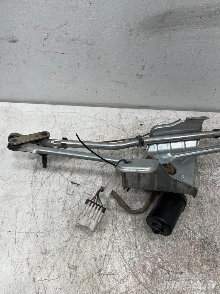 Volvo VNM Other components