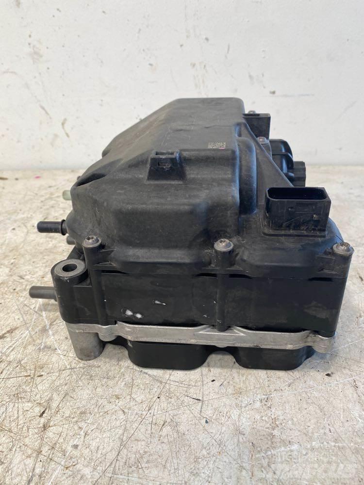 Volvo VNR Other components