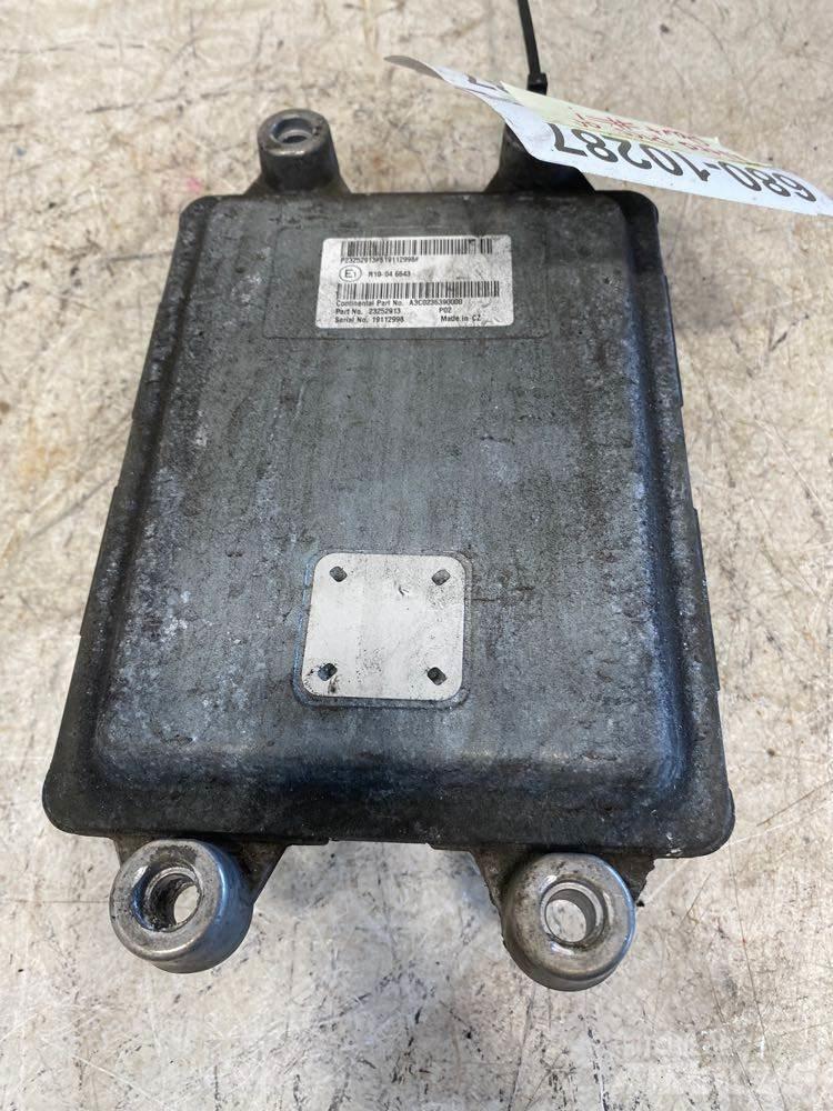 Volvo VNR Other components
