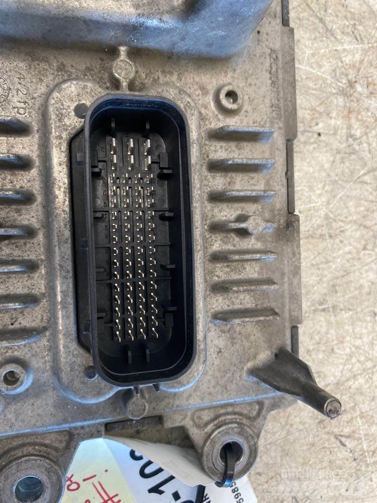 Volvo VNR Other components