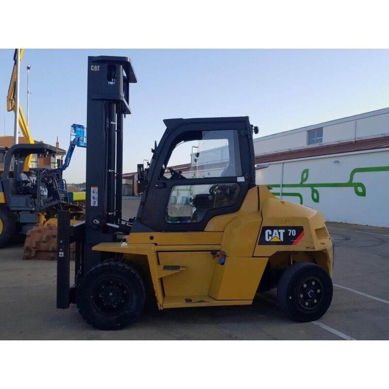 CAT DP70N1 Rough terrain truck
