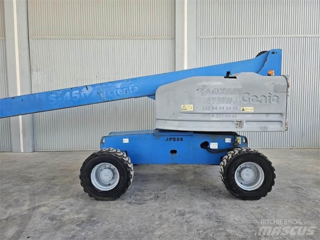 Genie S-45 Telescopic boom lifts