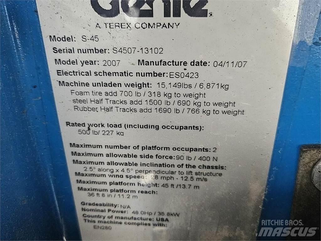Genie S-45 Telescopic boom lifts