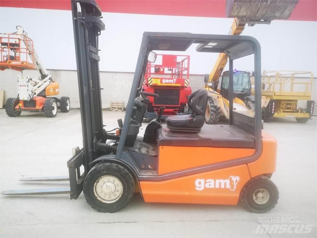 OM XE40 Electric forklift trucks