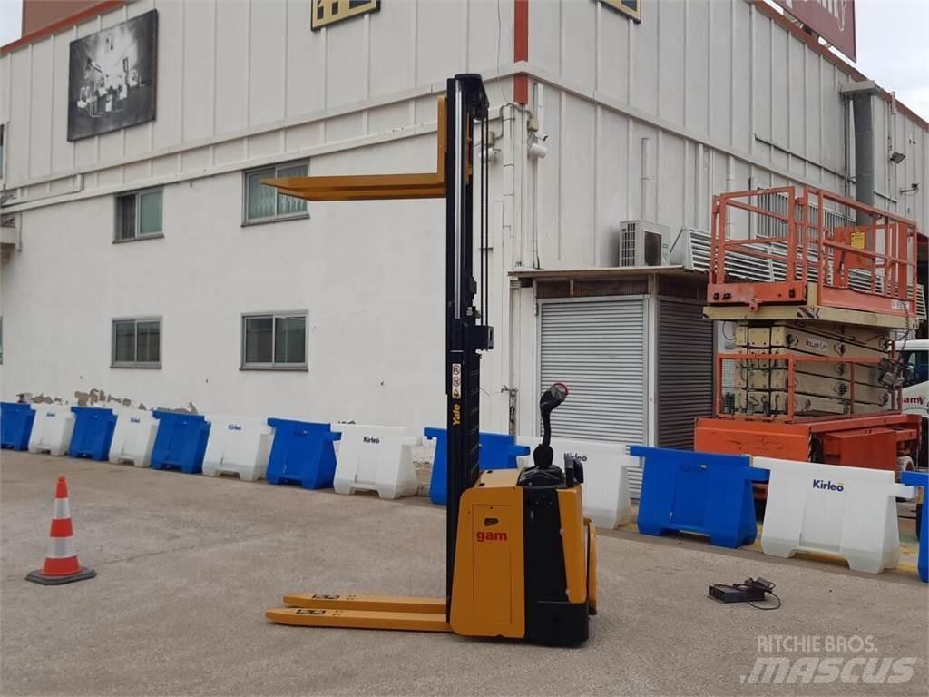 Yale MS12X Hand pallet stackers