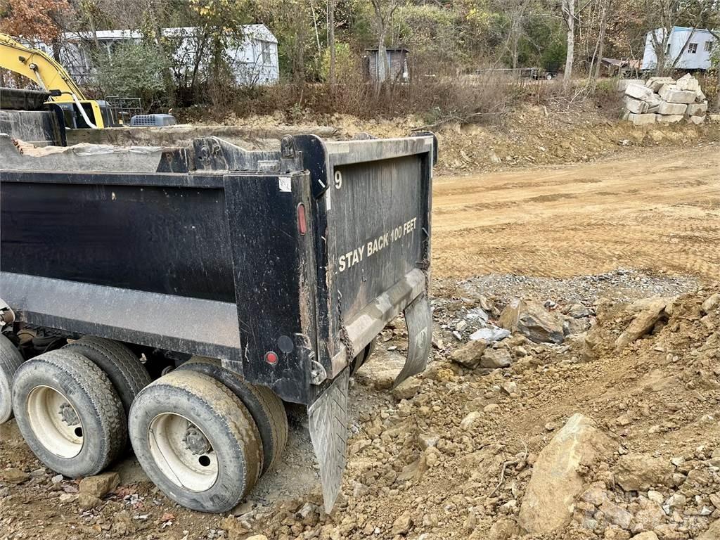 Mack GU713 Tipper trucks