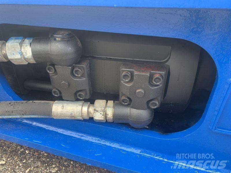  Diverse LST XB 3100 Hydraulic pile hammers