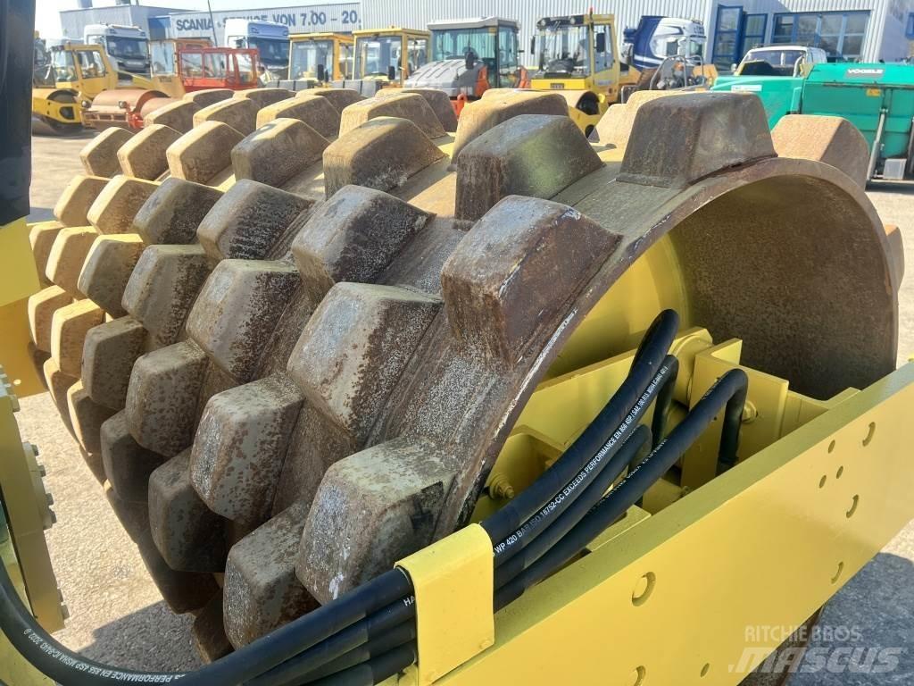 JCB Vibromax W 1402 PD Single drum rollers