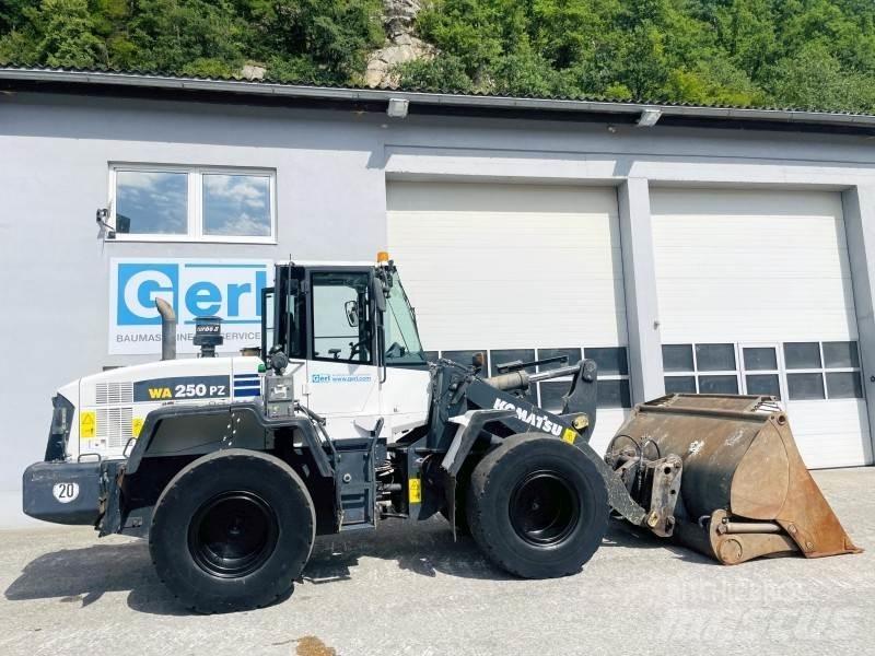 Komatsu WA250PZ-6 Wheel loaders