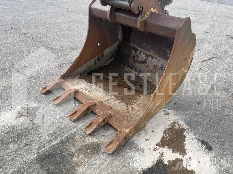 Doosan DX235LC Crawler excavators