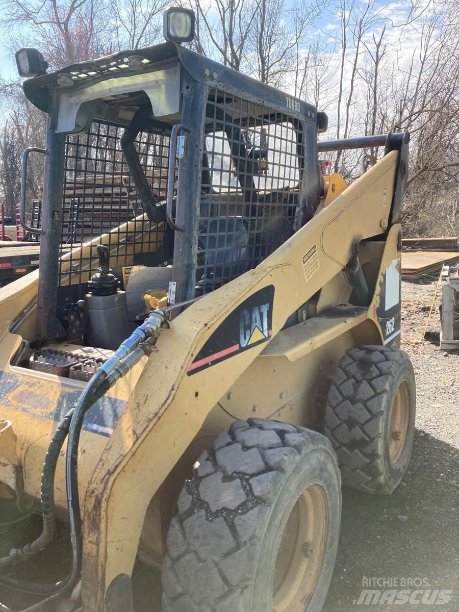 CAT 262B Skid steer loaders