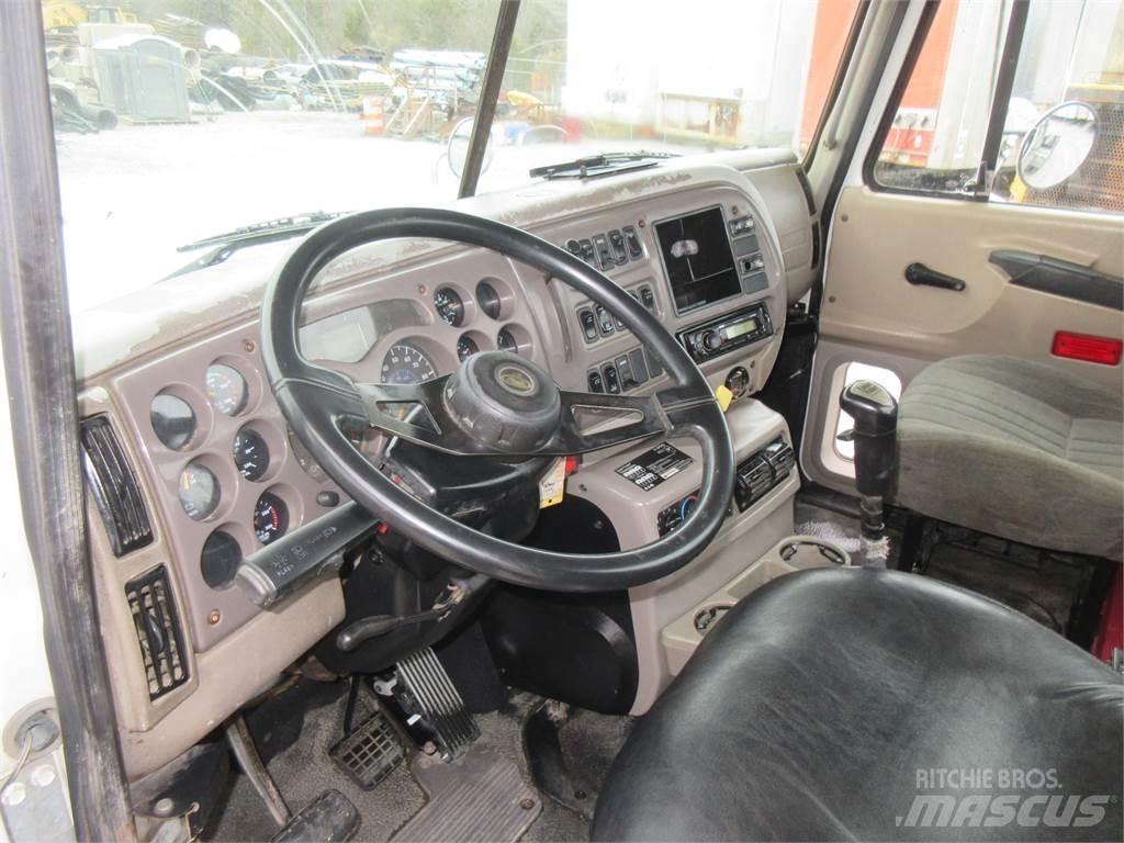Mack CHN613 Prime Movers