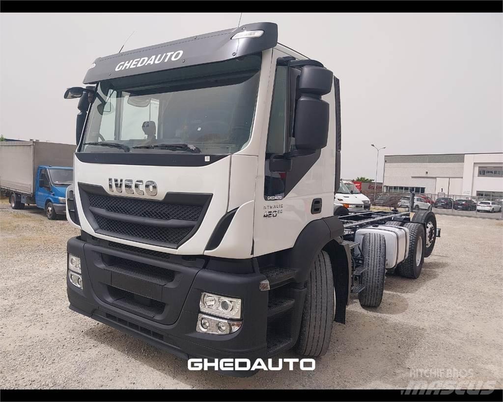 Iveco AD440S42 Box trucks