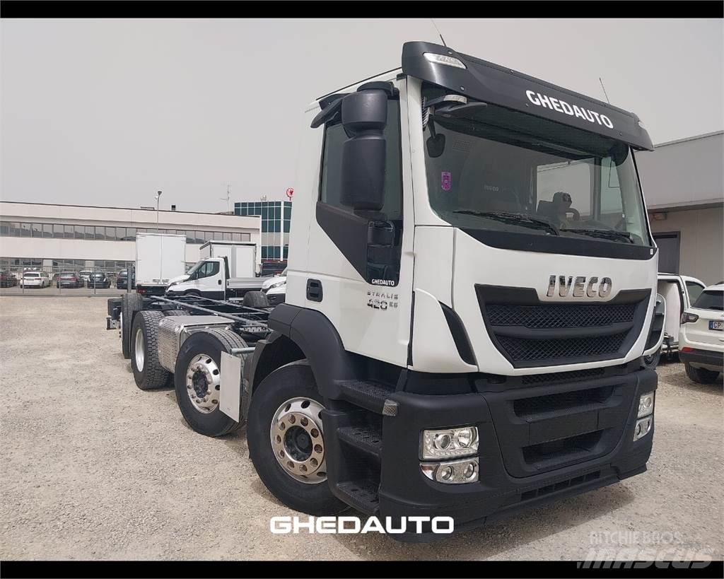 Iveco AD440S42 Box trucks