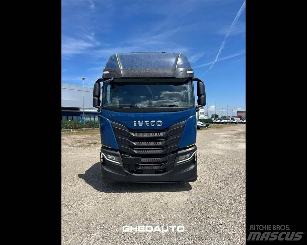 Iveco AS260S48S Box trucks