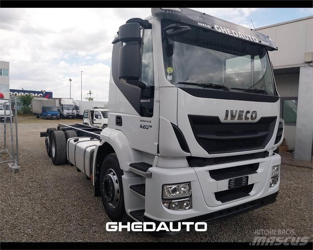 Iveco AT260S40Y/PS Box trucks