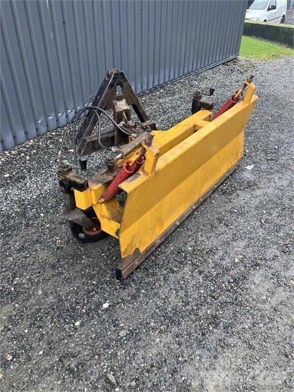 Elkær  Snow blades and plows