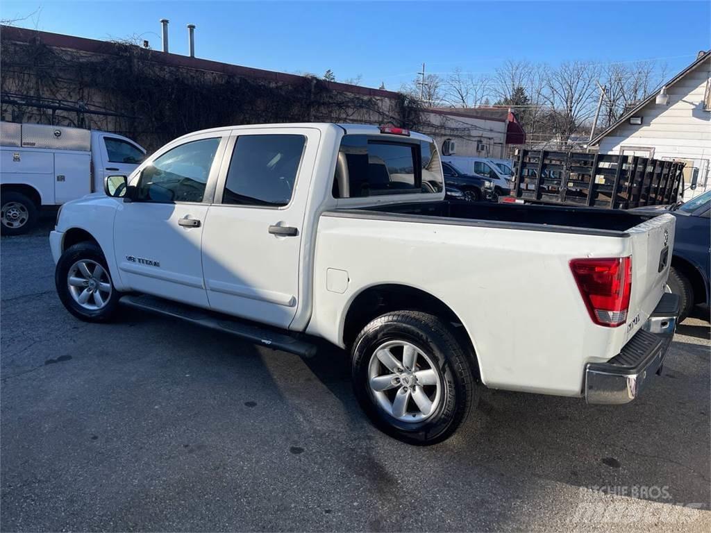 Nissan Titan Pick up/Dropside