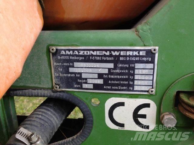 Amazone UX 4200 Trailed sprayers