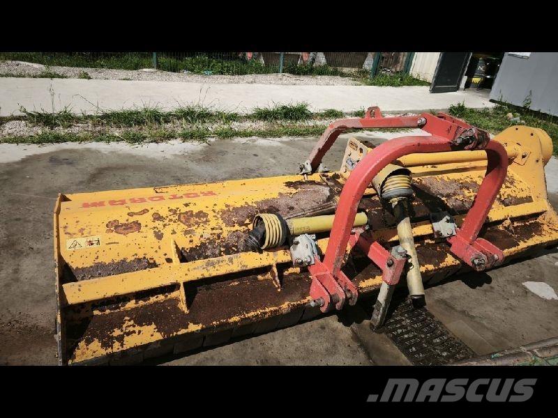  Chaba Field drags
