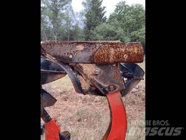 Gregoire SPERZ 7 Ploughs