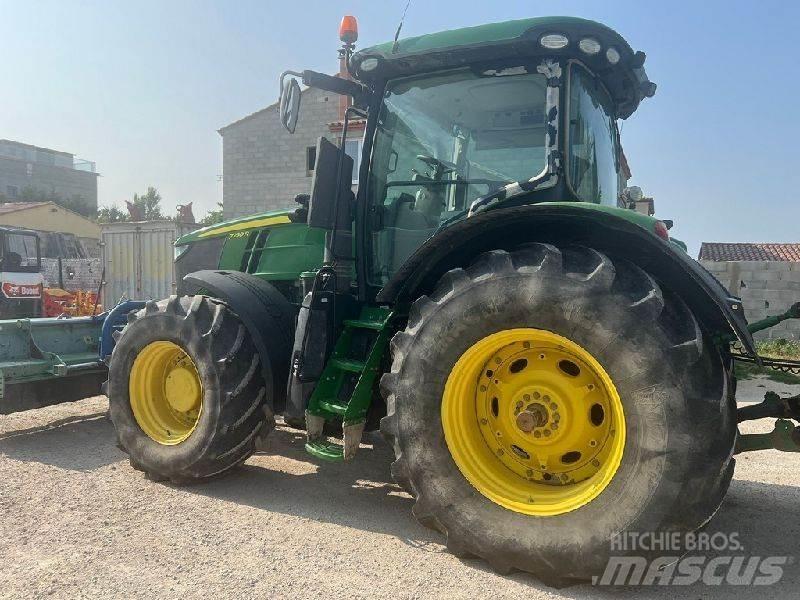 John Deere 7250R Tractors
