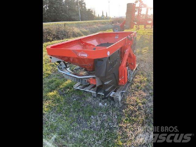 Kuhn AXIS 20.1W Mineral spreaders