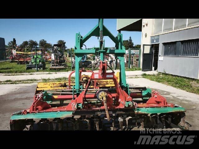 Kverneland NGM101 Harrows